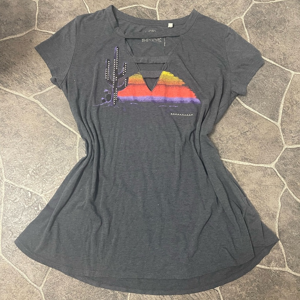 Charcoal Women's Tee with Cactus and Sunset Design